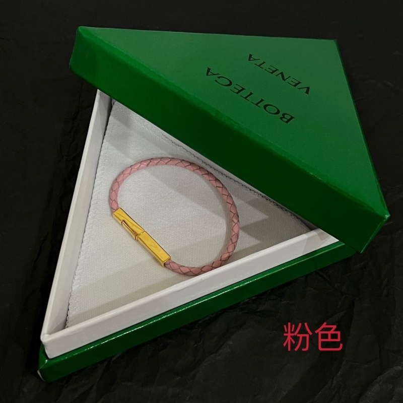 Bo*te*ga venenta bracelets